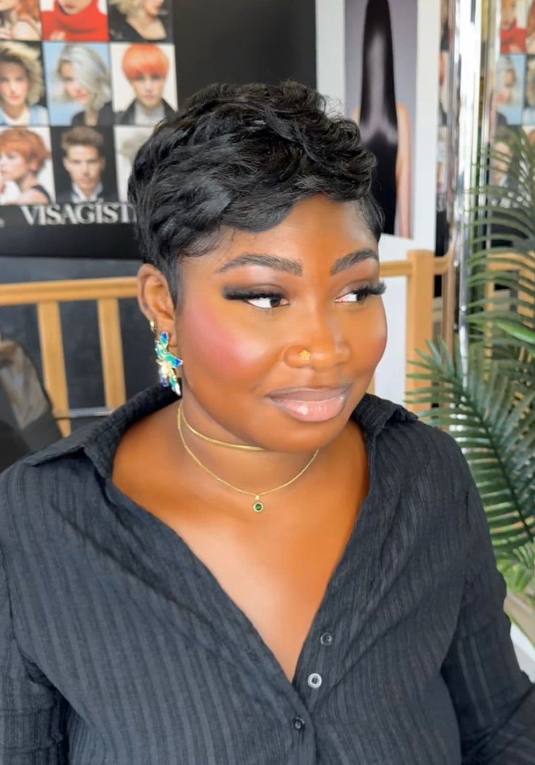 Coupe pixie afro — défrisage complet
