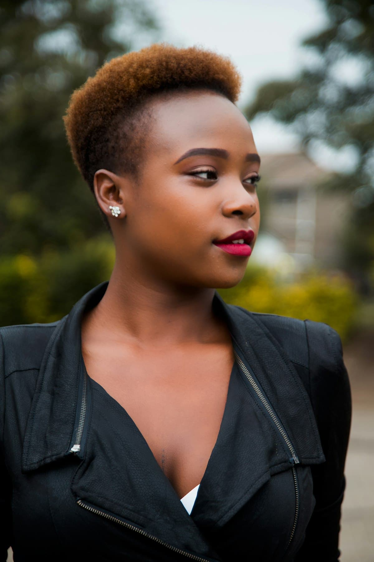 Coupe pixie afro — coiffage naturel